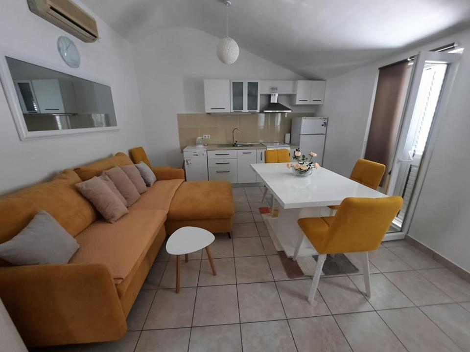 Ferienwohnung Ojdana Zivkovic Rogoznica  Exterior foto
